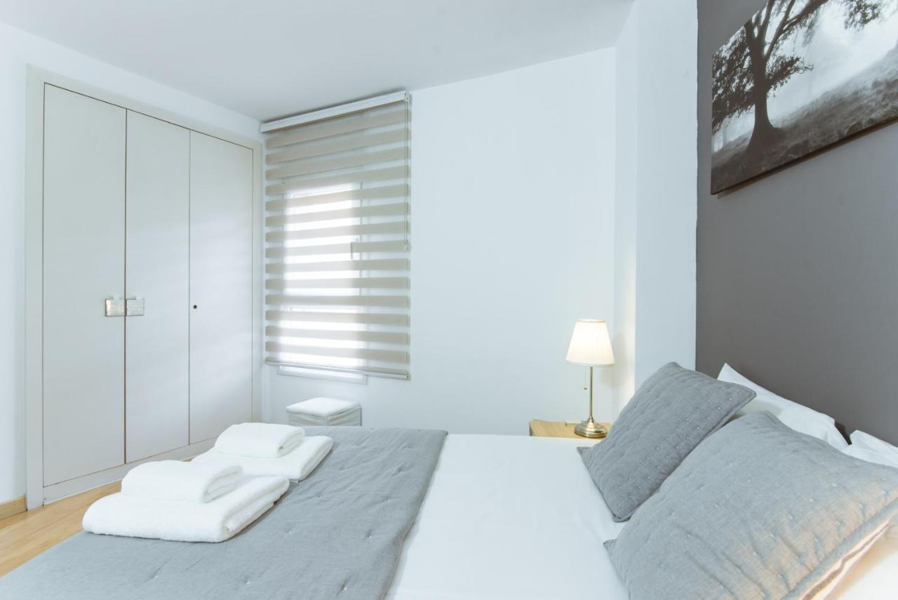 Two Bedroom Townhouse Within 10min Walk From Beach Appartamento Barcellona