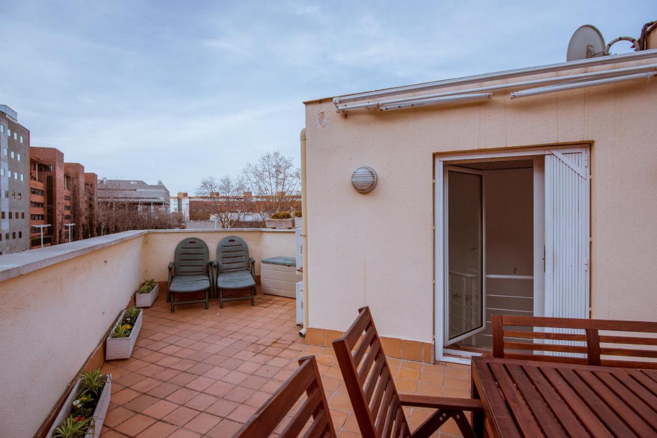 Two Bedroom Townhouse Within 10min Walk From Beach * Barcellona