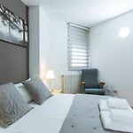 Two Bedroom Townhouse Within 10Min Walk From Beach
