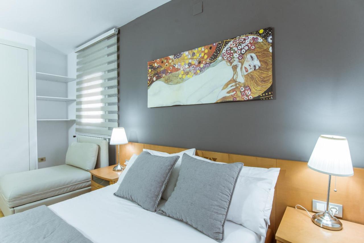 Apartment Two Bedroom Townhouse Within 10min Walk From Beach Barcelona