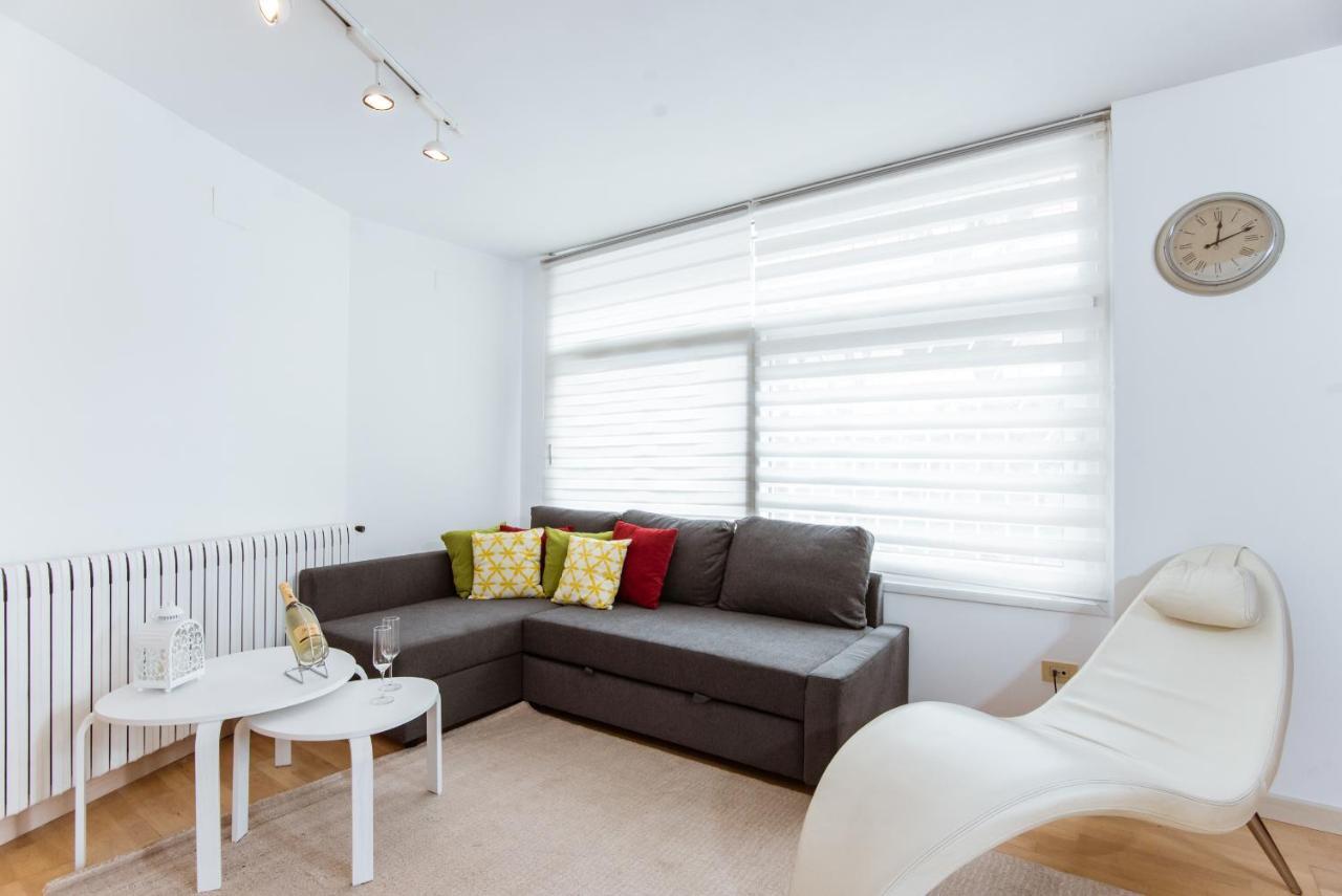 Two Bedroom Townhouse Within 10min Walk From Beach Apartment Barcelona