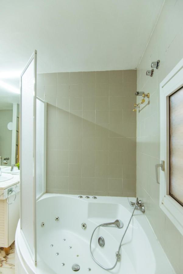 Two Bedroom Townhouse Within 10min Walk From Beach Apartment Barcelona